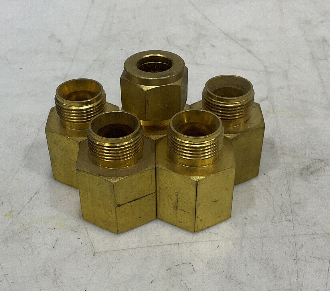 SWAGELOK B-810-7-8 FEMALE CONNECTOR LOT OF 5 476