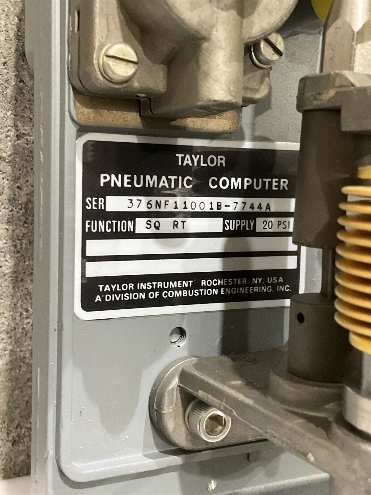 TAYLOR INSTRUMENTS 376NF11001B7744A PNEUMATIC COMPUTER SQUARE ROOT EXTRACTOR 373