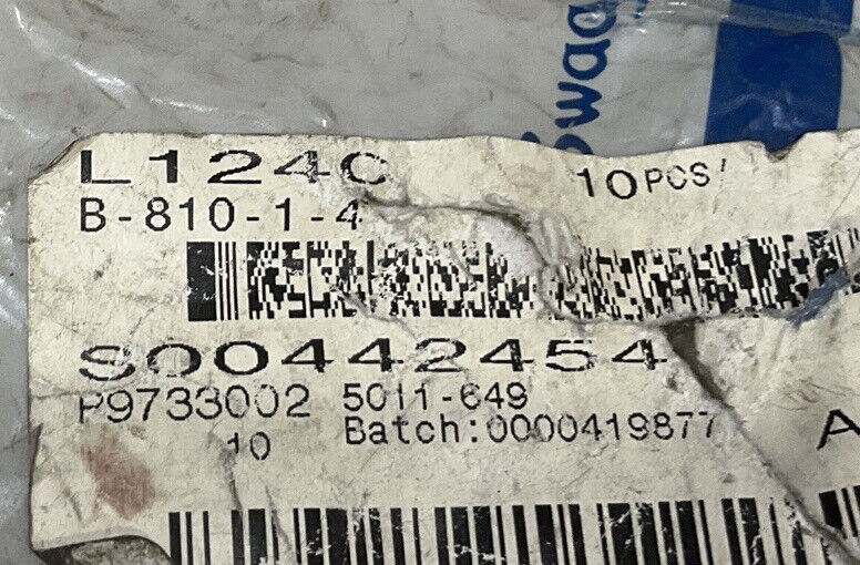 SWAGELOK B-810-1-4 MALE CONNECTOR LOT OF 5 476