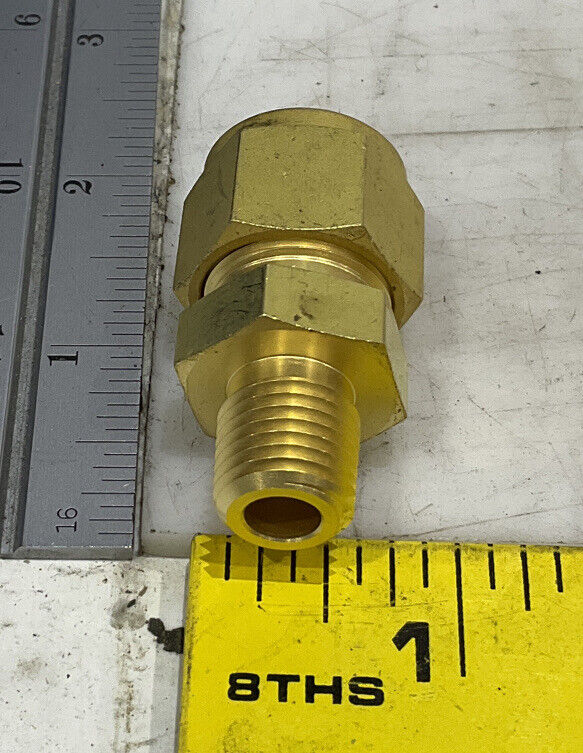 SWAGELOK B-810-1-4 MALE CONNECTOR LOT OF 5 476