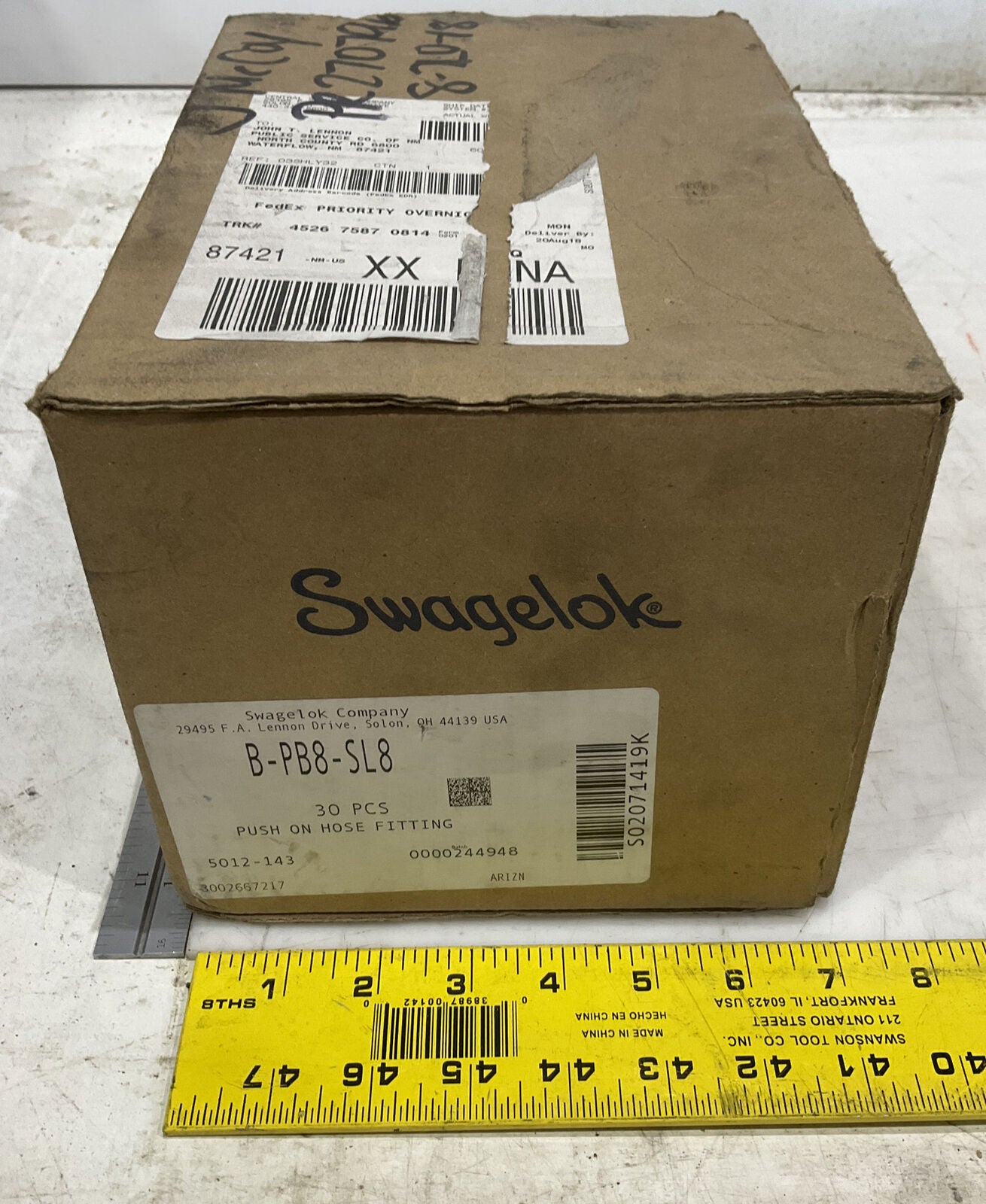 SWAGELOK B-PB8-SL8 PUSH ON HOSE FITTING LOT OF 30 476