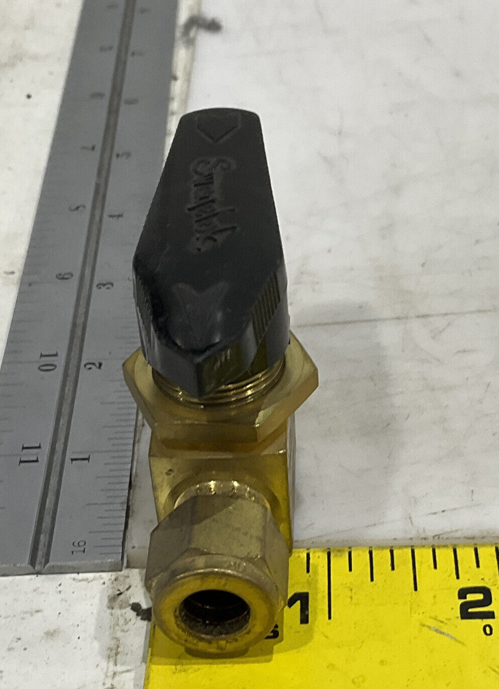 SWAGELOK B-43S6 BALL VALVE 476