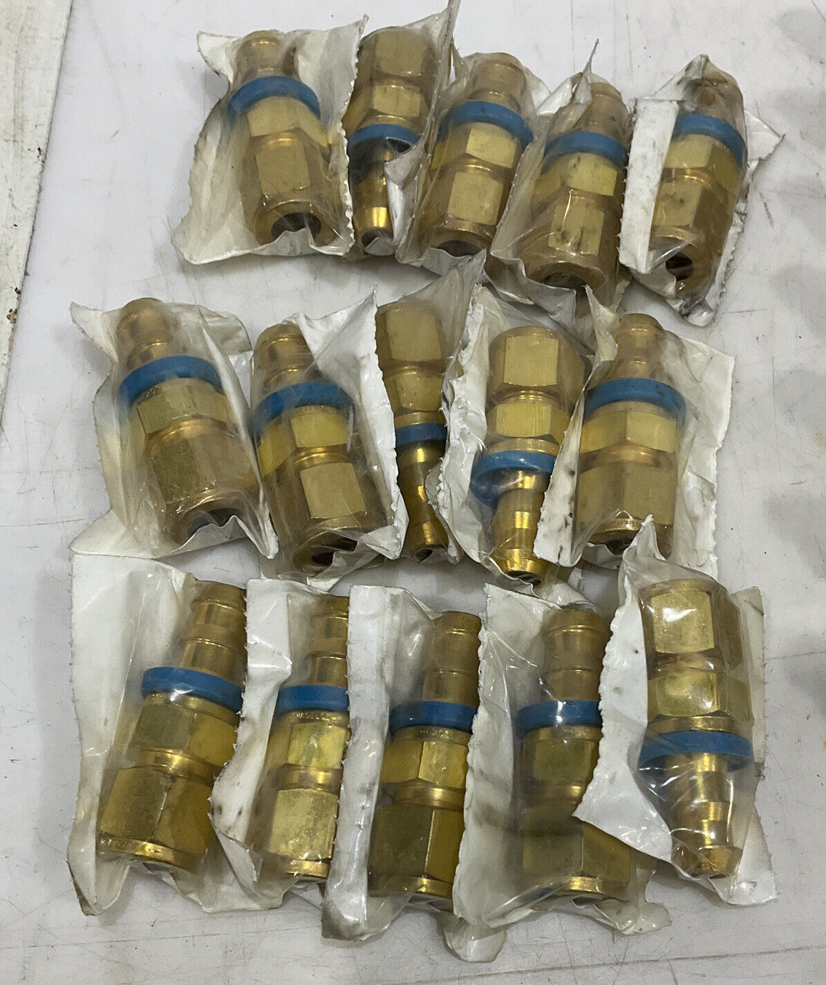 SWAGELOK B-PB8-SL8 PUSH ON HOSE FITTING LOT OF 68 476