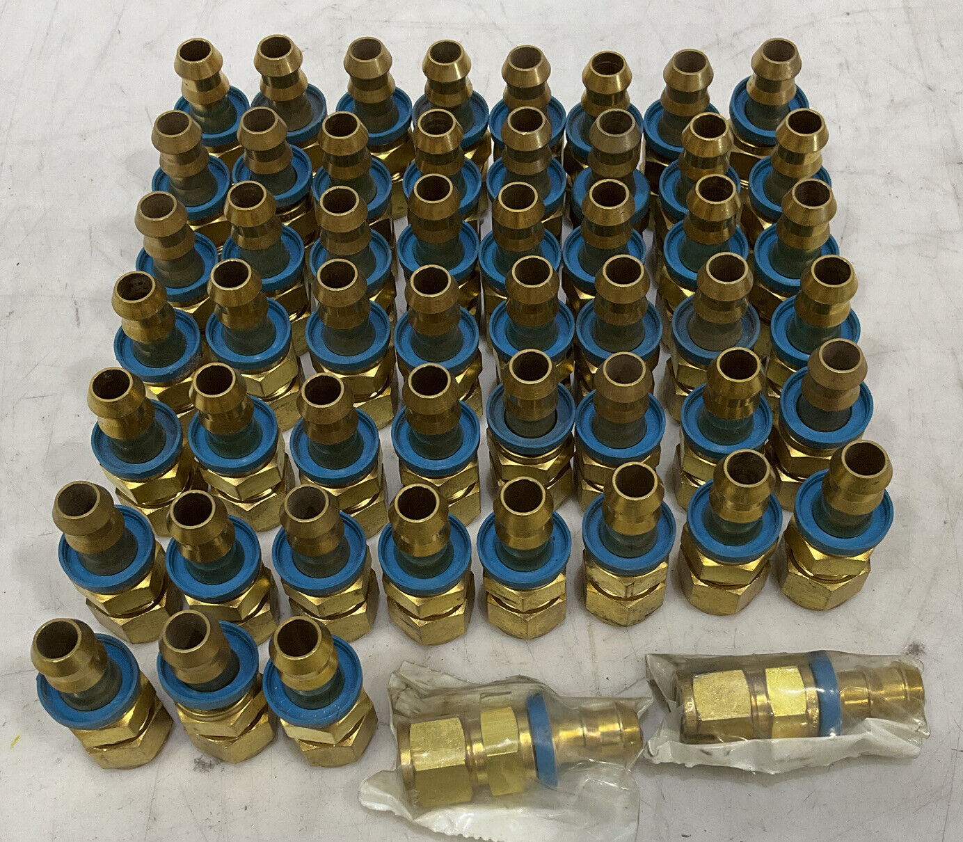 SWAGELOK B-PB8-SL8 PUSH ON HOSE FITTING LOT OF 68 476