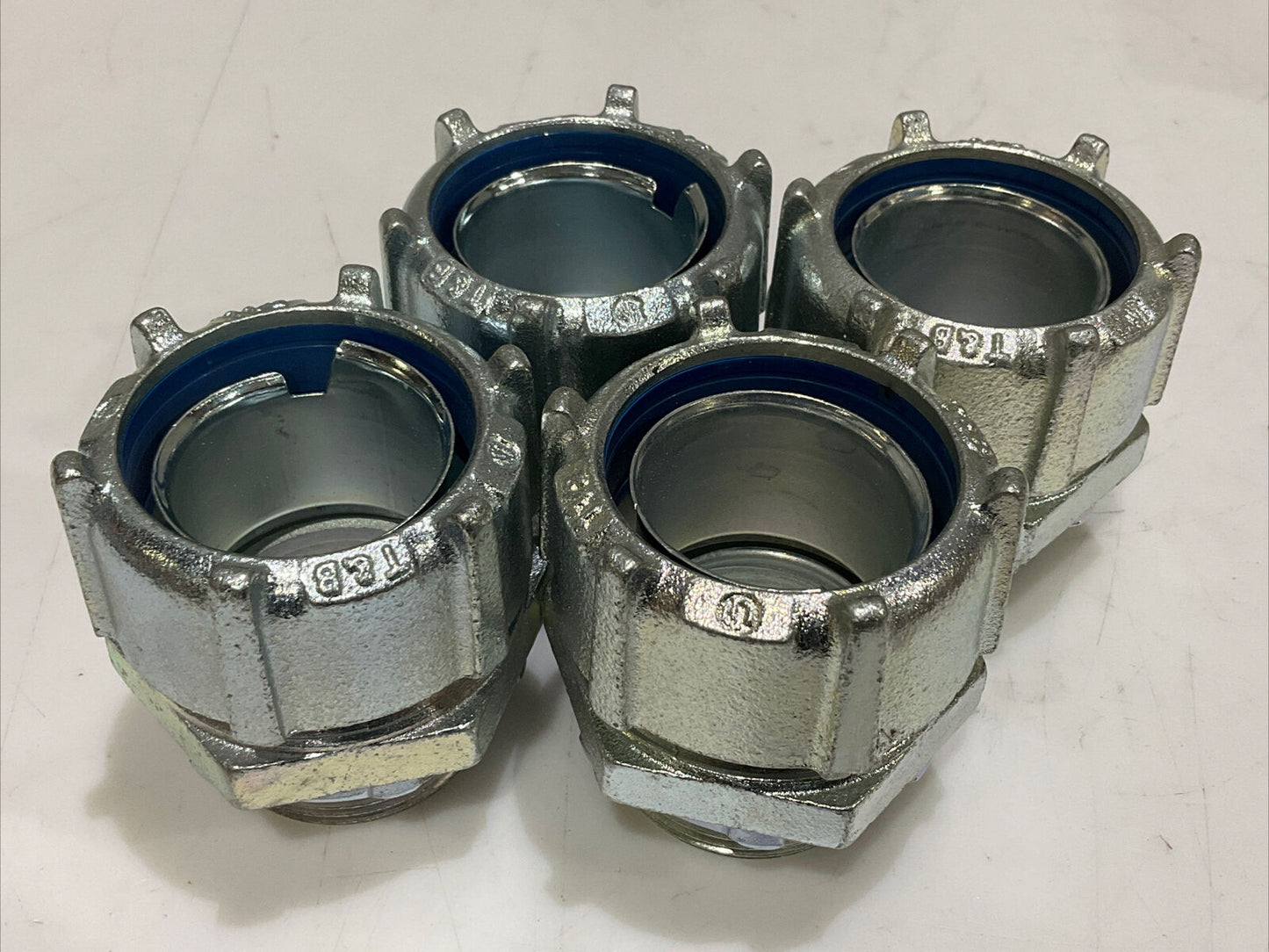 THOMAS & BETTS 5236 LIQUIDTIGHT FLEXIBLE METAL CONDUIT CONNECTOR LOT OF 4 373