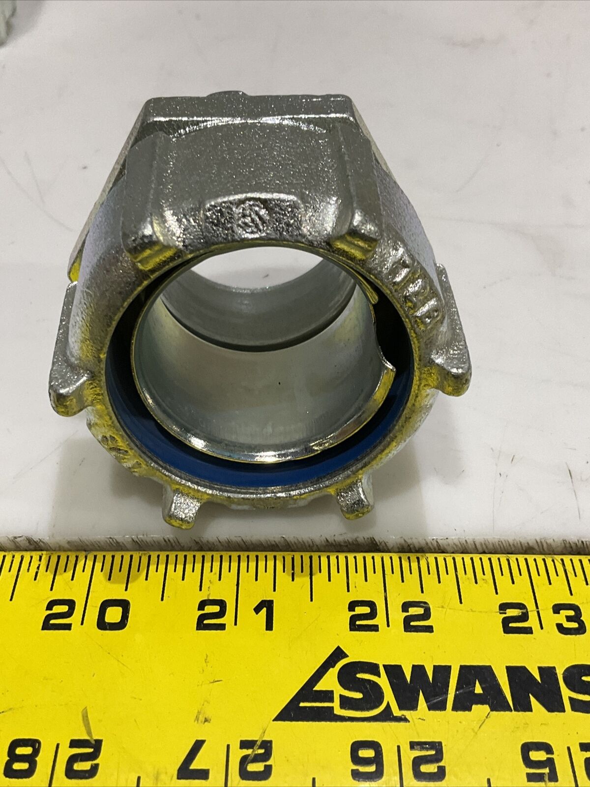 THOMAS & BETTS 5236 LIQUIDTIGHT FLEXIBLE METAL CONDUIT CONNECTOR LOT OF 4 373