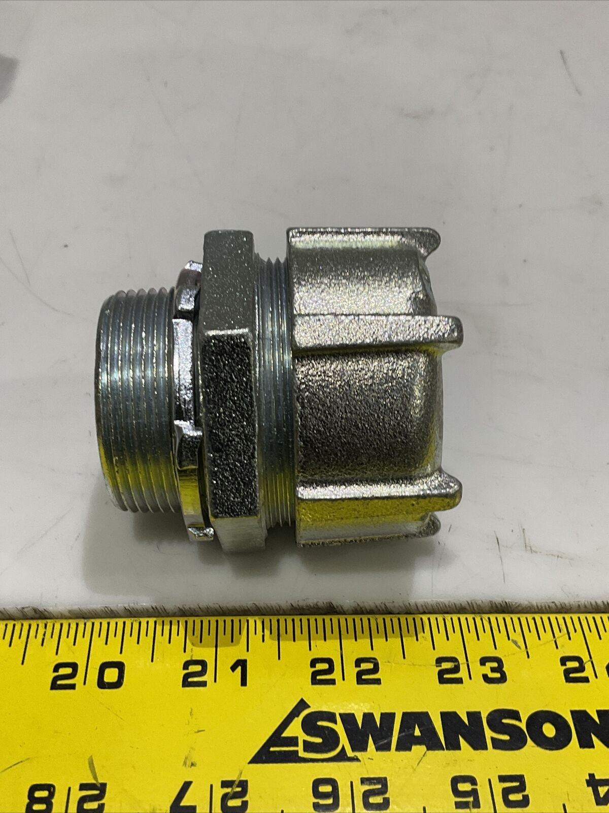 THOMAS & BETTS 5236 LIQUIDTIGHT FLEXIBLE METAL CONDUIT CONNECTOR LOT OF 4 373