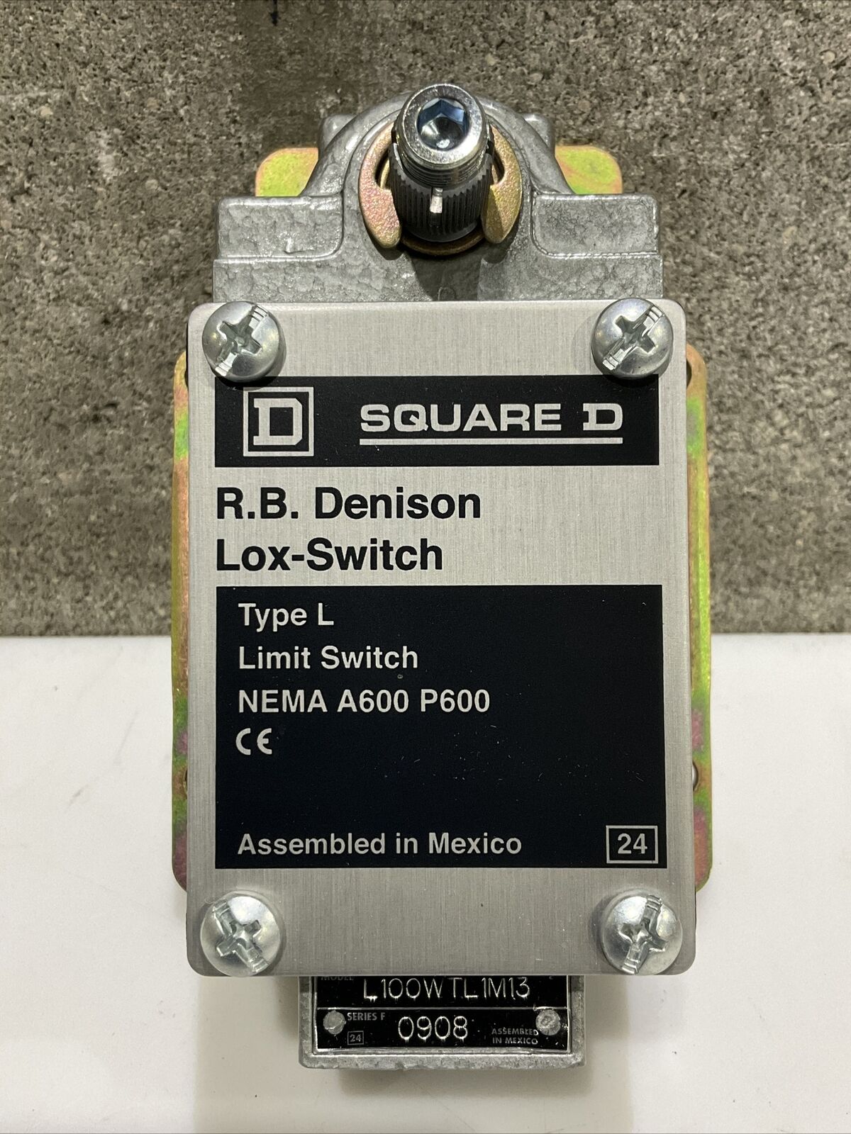 SQUARE D L100WTL1M13 LIMIT SWITCH 600V 373
