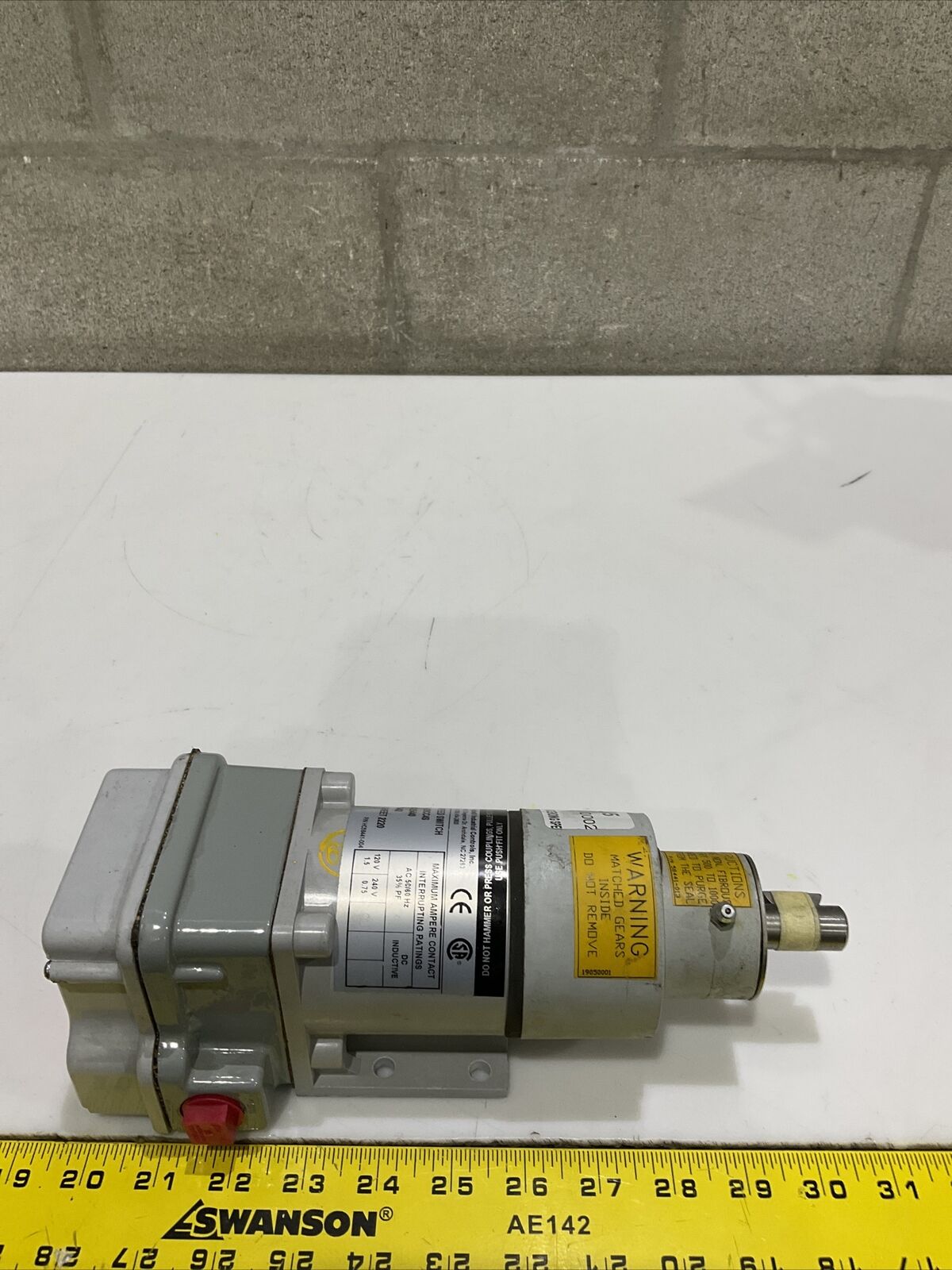 HUBBELL HC00725440 2220-123CC4S PILOT DUTY SPEED SWITCH 120V/240V 50/60HZ 373