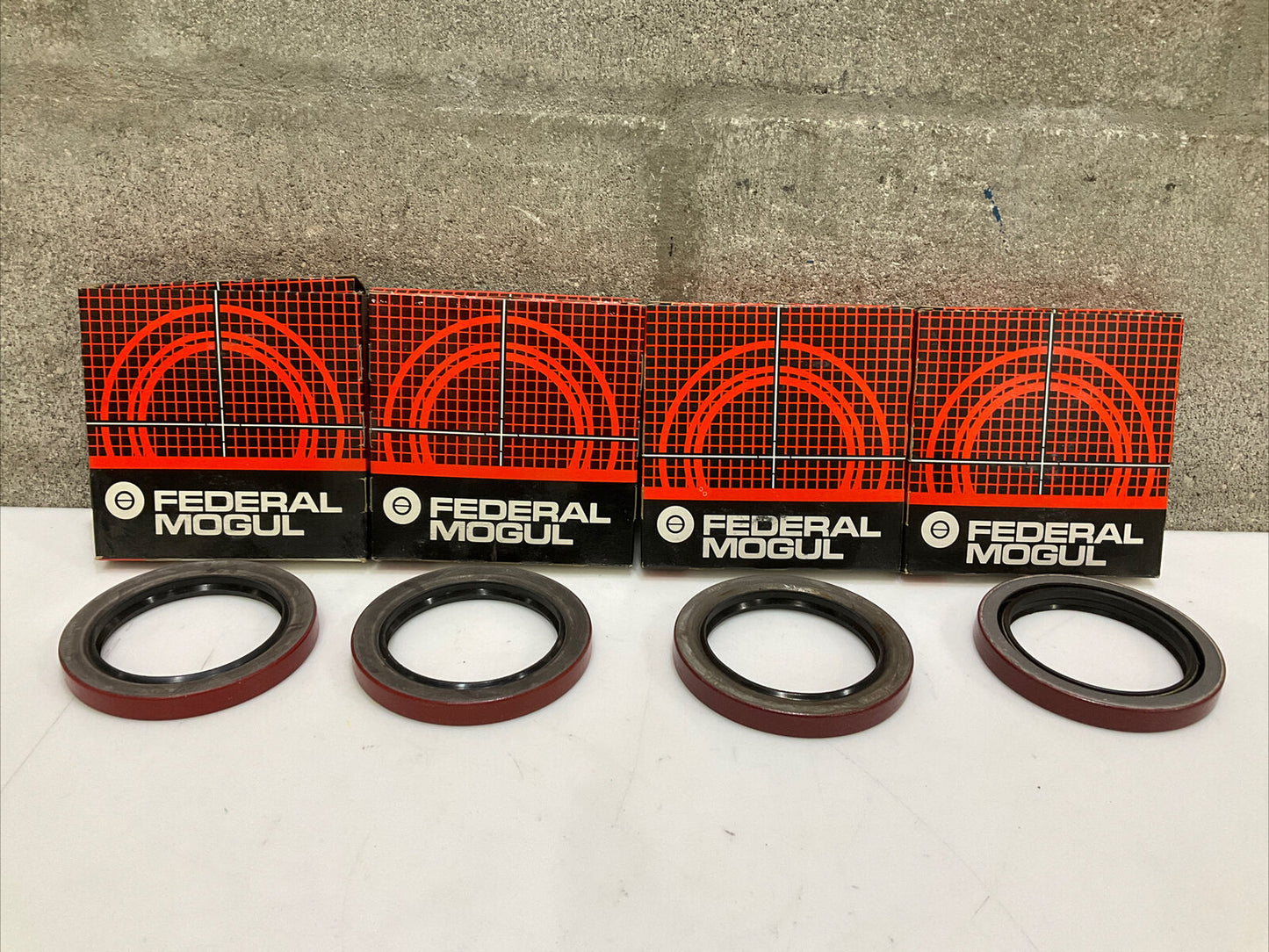 FEDERAL MOGUL 413246 OIL SEAL 2.375 X 3.251 X .375 LOT OF 4 373