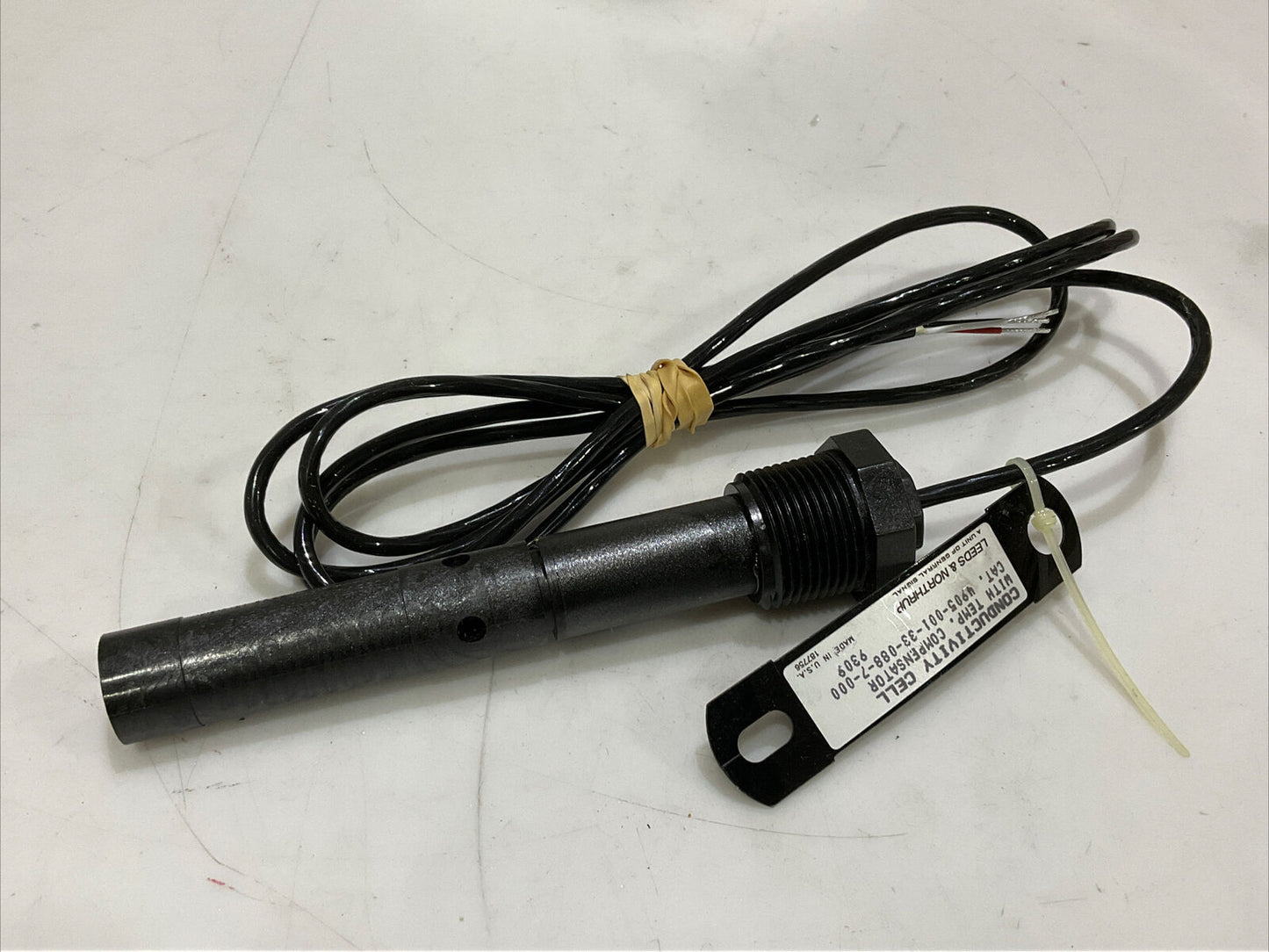 LEEDS & NORTHRUP 4905-001-33-008-7-000 CONDUCTIVITY CELL W/ TEMP COMPENSATOR 373