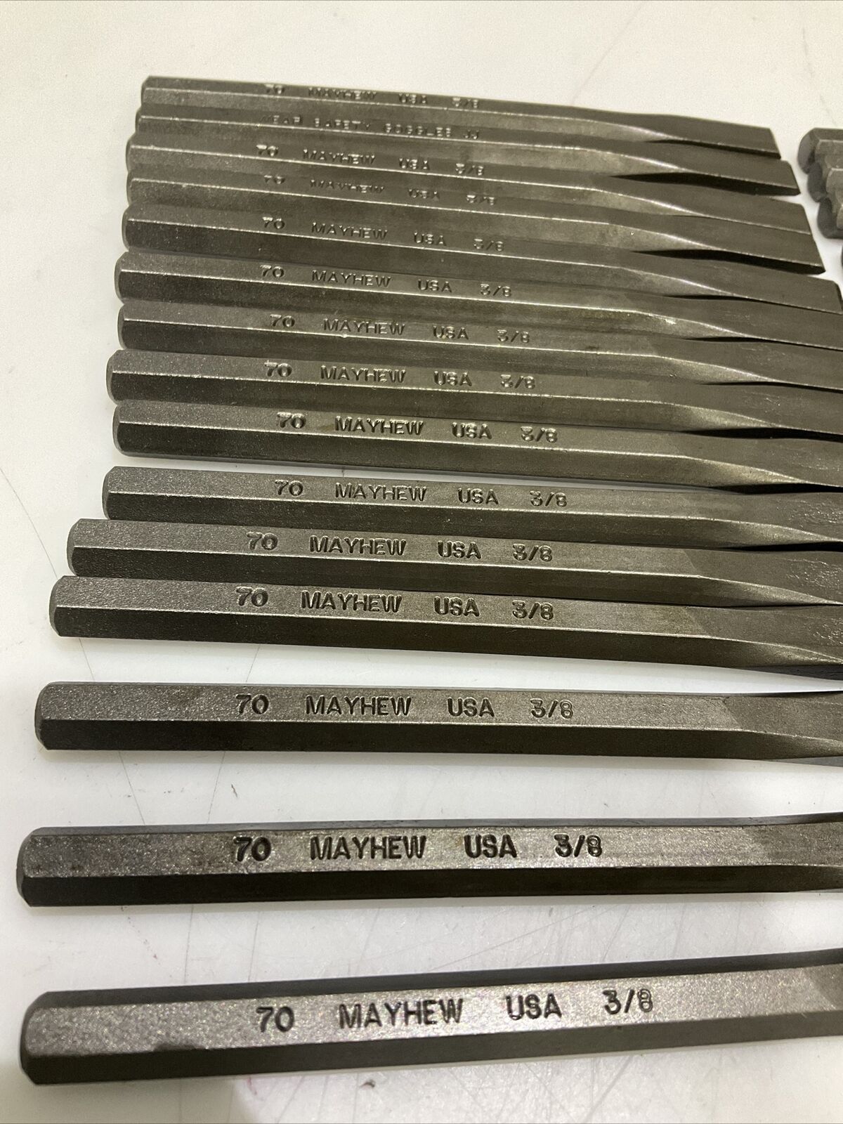 MAYHEW 70202 COLD CHISEL 70 LB 3/8” LOT OF 30 373