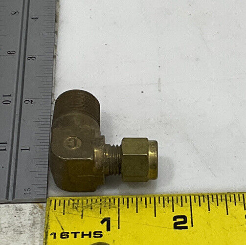 SWAGELOK B-400-2-6 MALE ELBOW LOT OF 38 476