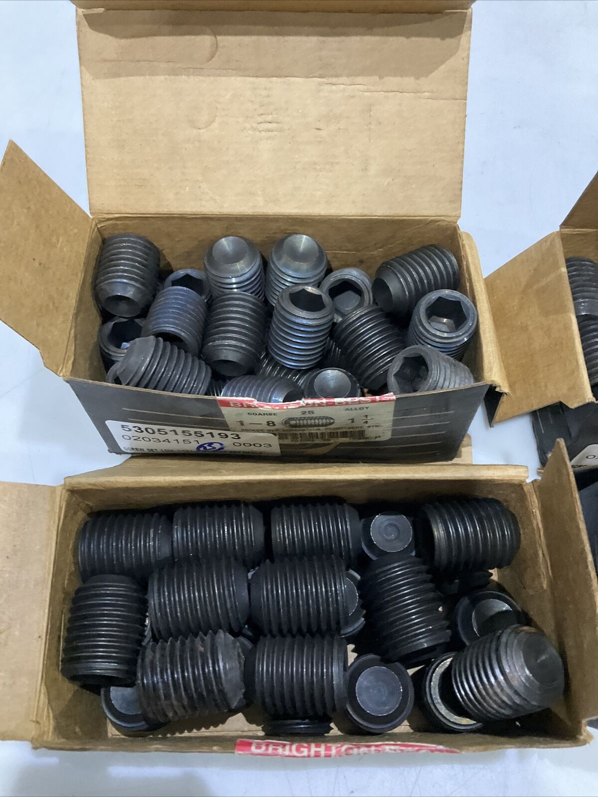 BRIGHTON 1-8 8 TPI 1” X 1.25” SOCKET SCREW SET ALLOY LOT OF 100 373