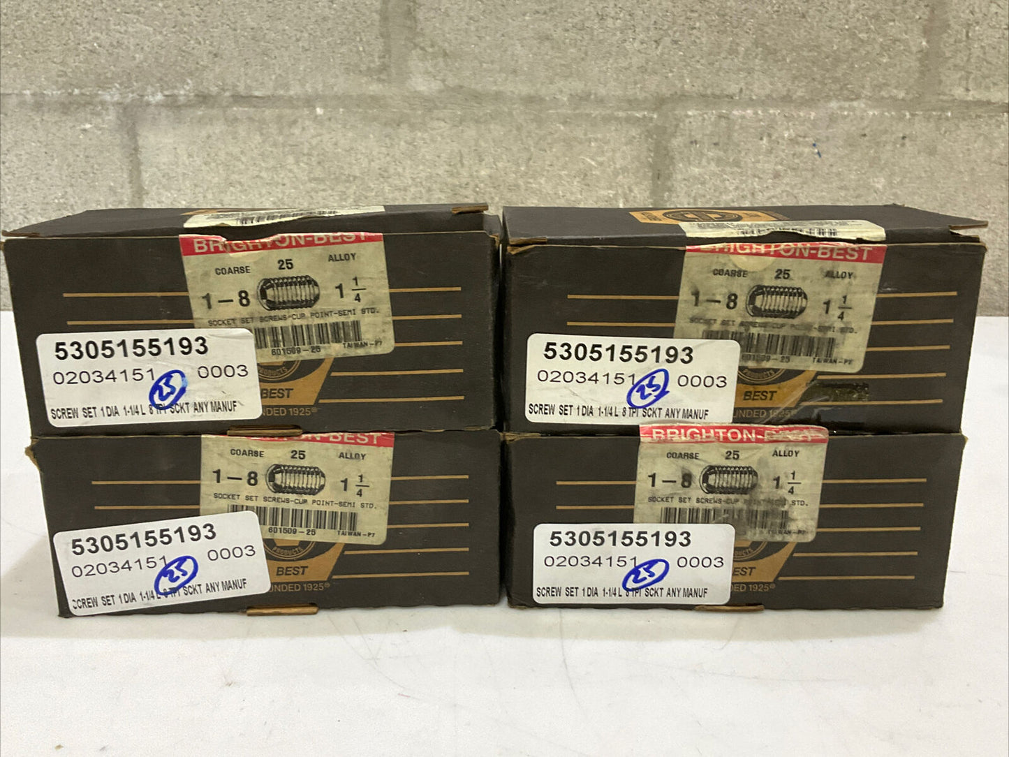 BRIGHTON 1-8 8 TPI 1” X 1.25” SOCKET SCREW SET ALLOY LOT OF 100 373