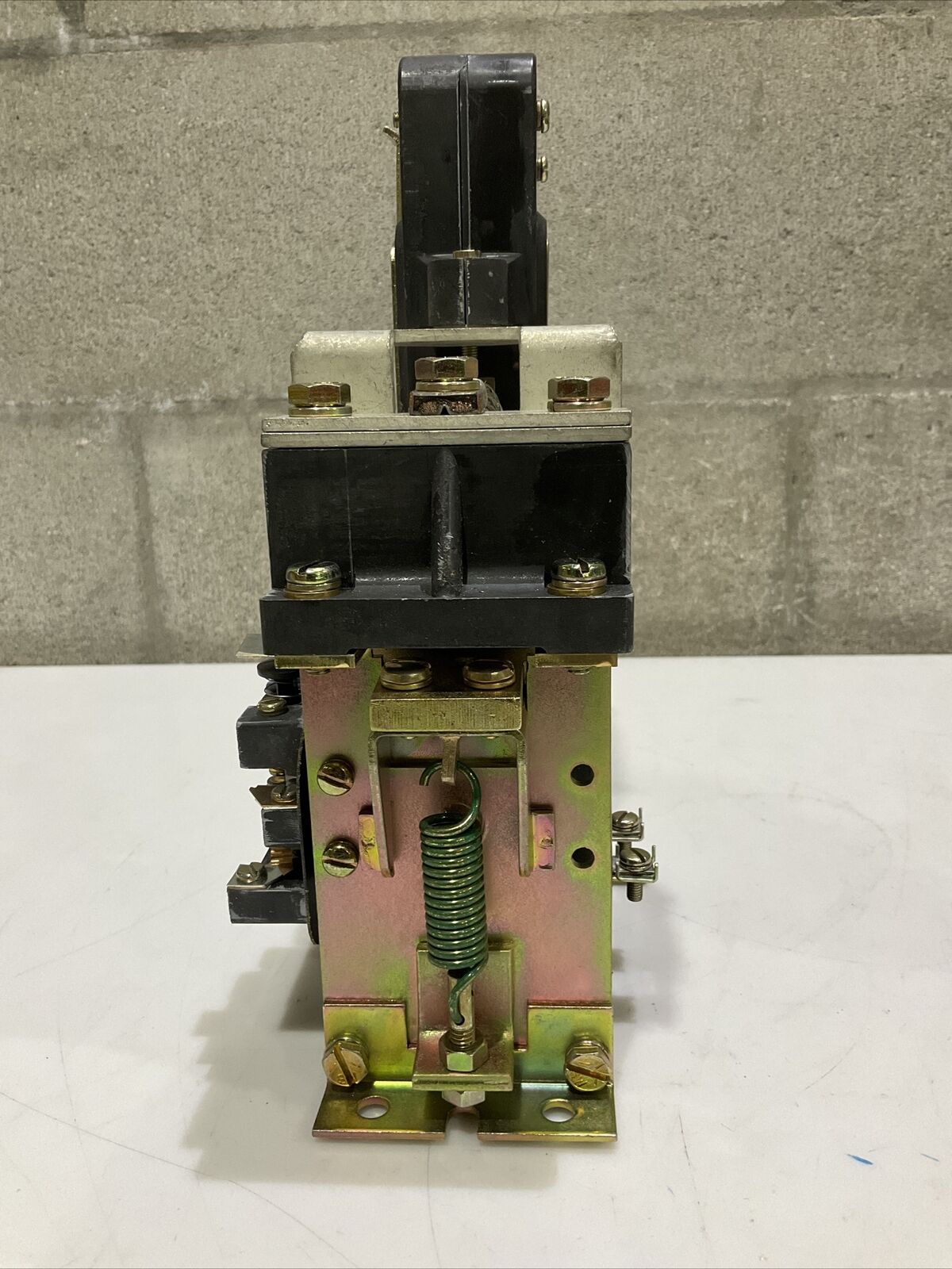 GE DS303A 01JXA022XH DC CONTACTOR 600 VDC 300 A 373