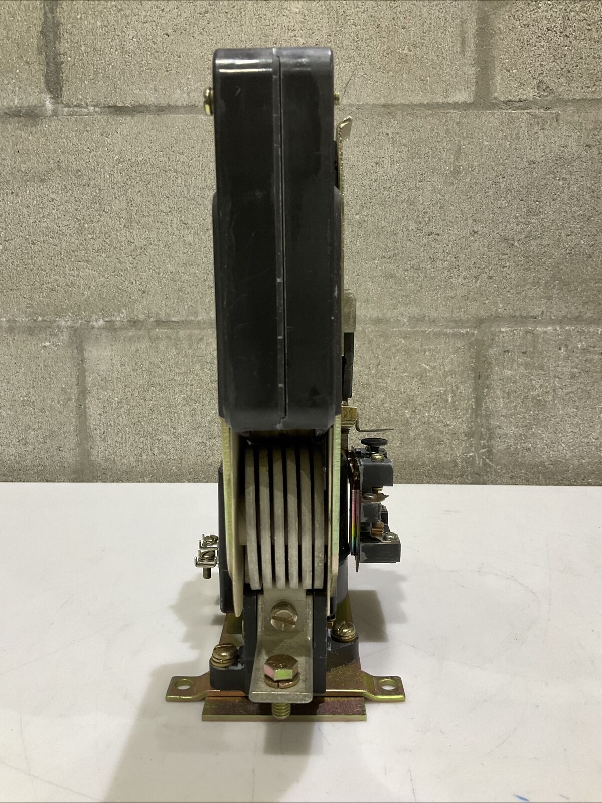 GE DS303A 01JXA022XH DC CONTACTOR 600 VDC 300 A 373