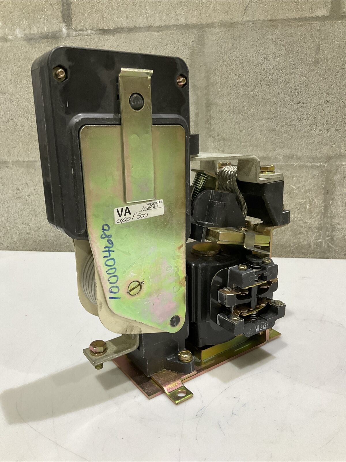 GE DS303A 01JXA022XH DC CONTACTOR 600 VDC 300 A 373