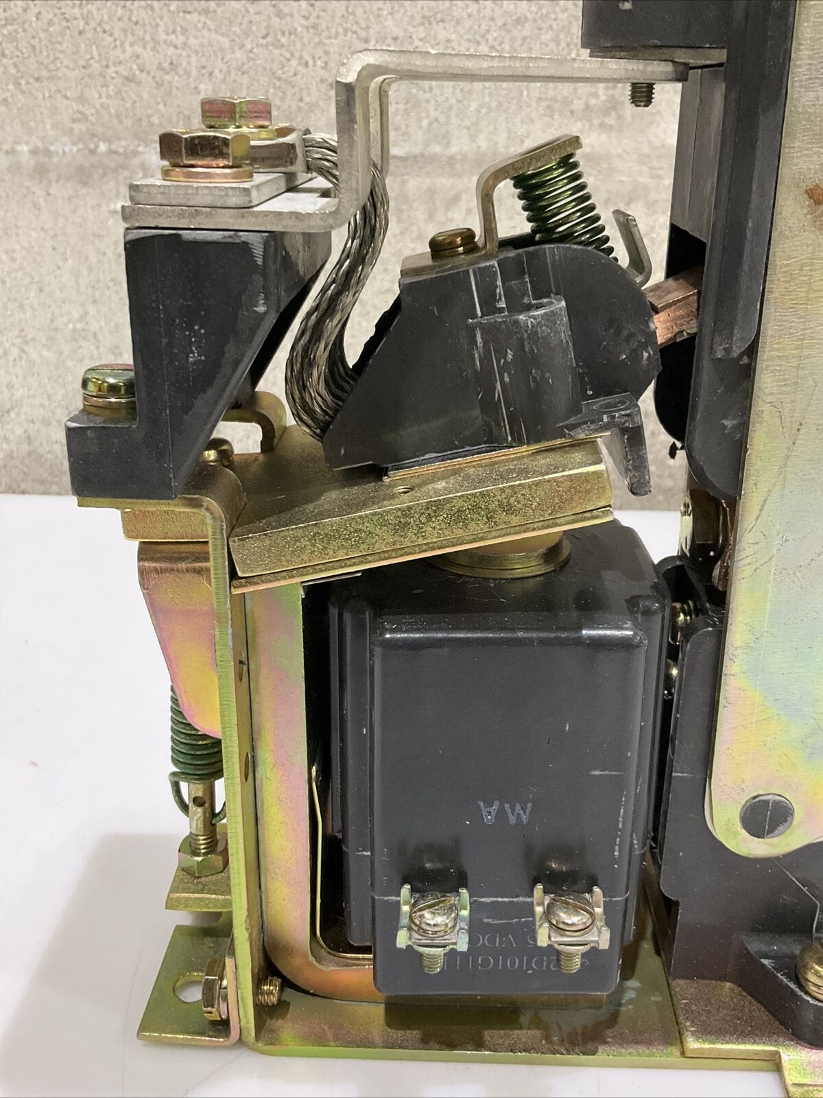 GE DS303A 01JXA022XH DC CONTACTOR 600 VDC 300 A 373