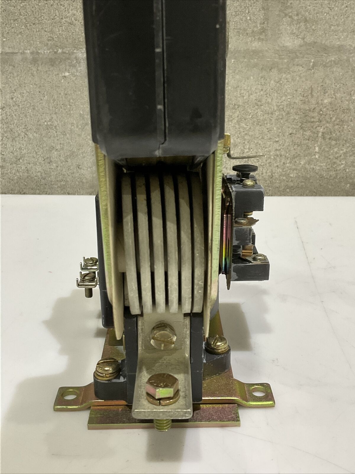 GE DS303A 01JXA022XH DC CONTACTOR 600 VDC 300 A 373