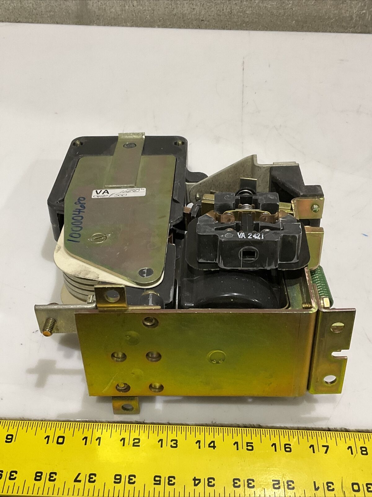 GE DS303A 01JXA022XH DC CONTACTOR 600 VDC 300 A 373