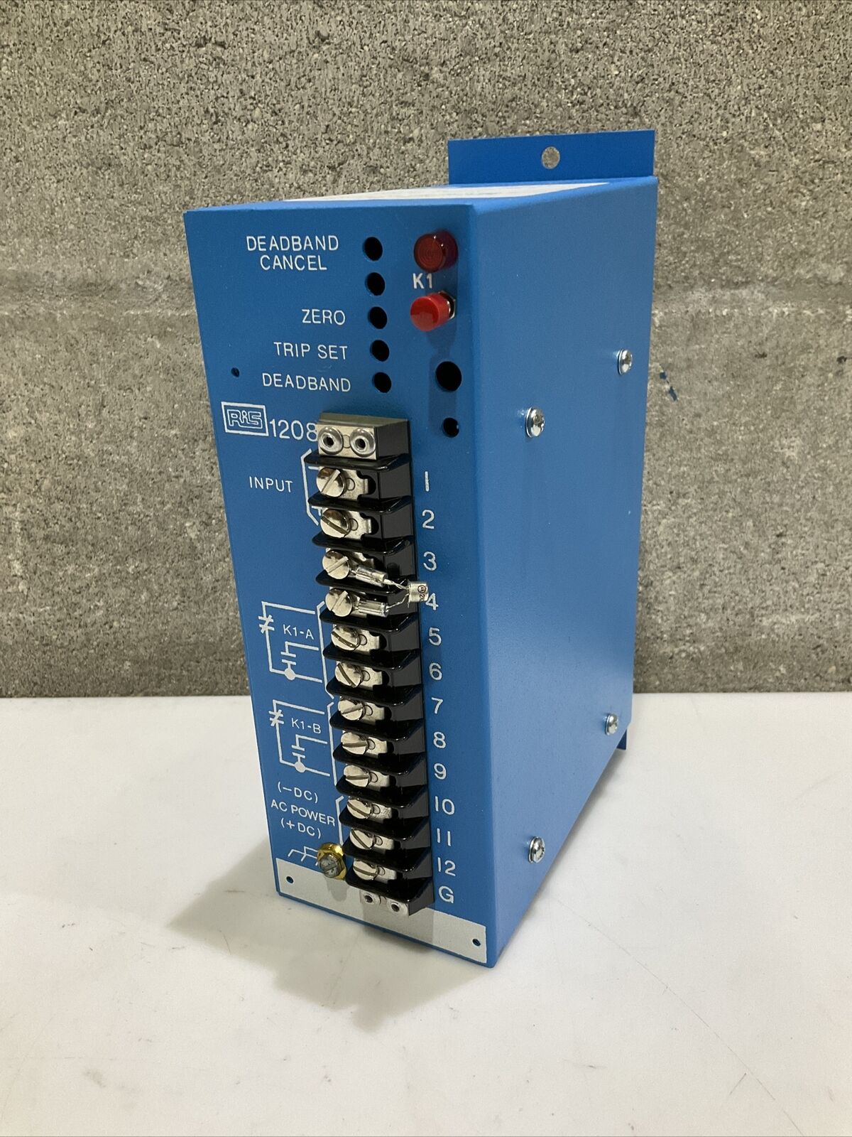 RIS ET-1208-SS2-I1 SINGLE THERMOCOUPLE TC/MV ALARM WITH ADJUSTABLE DEADBAND 373