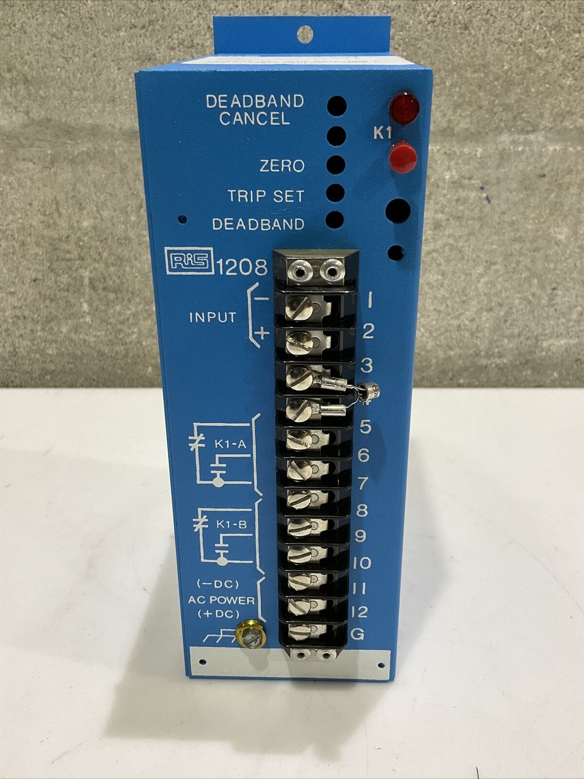 RIS ET-1208-SS2-I1 SINGLE THERMOCOUPLE TC/MV ALARM WITH ADJUSTABLE DEADBAND 373