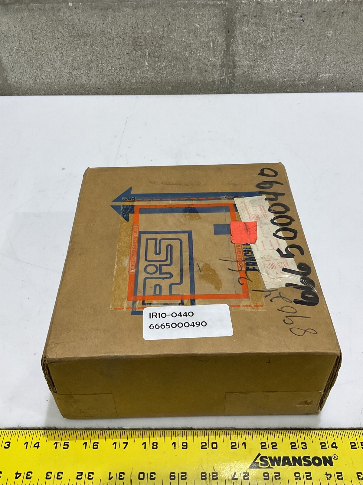 RIS ET-1208-SS2-I1 SINGLE THERMOCOUPLE TC/MV ALARM WITH ADJUSTABLE DEADBAND 373