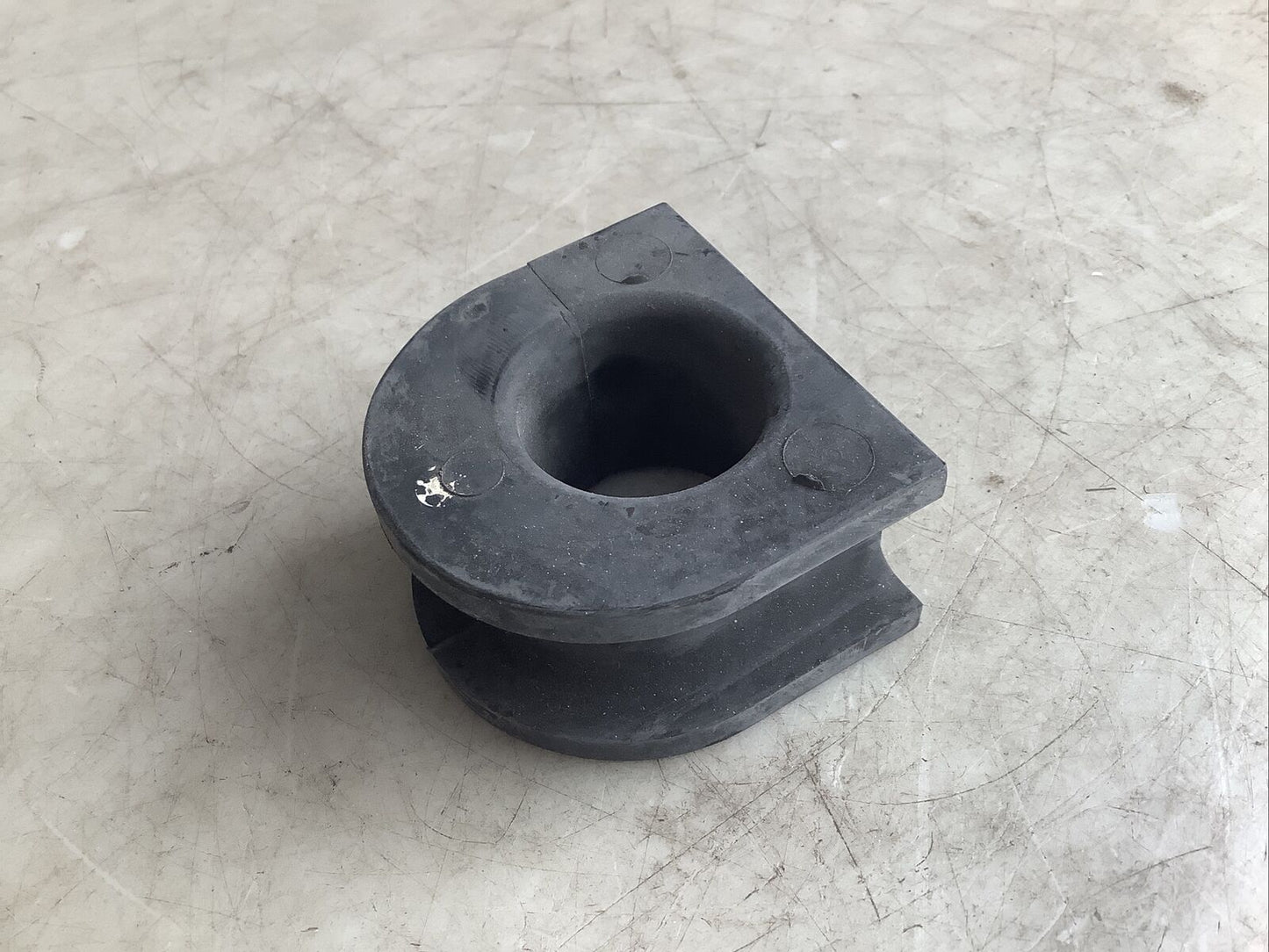 GM 15005612 STABILIZER BAR BUSHING 476