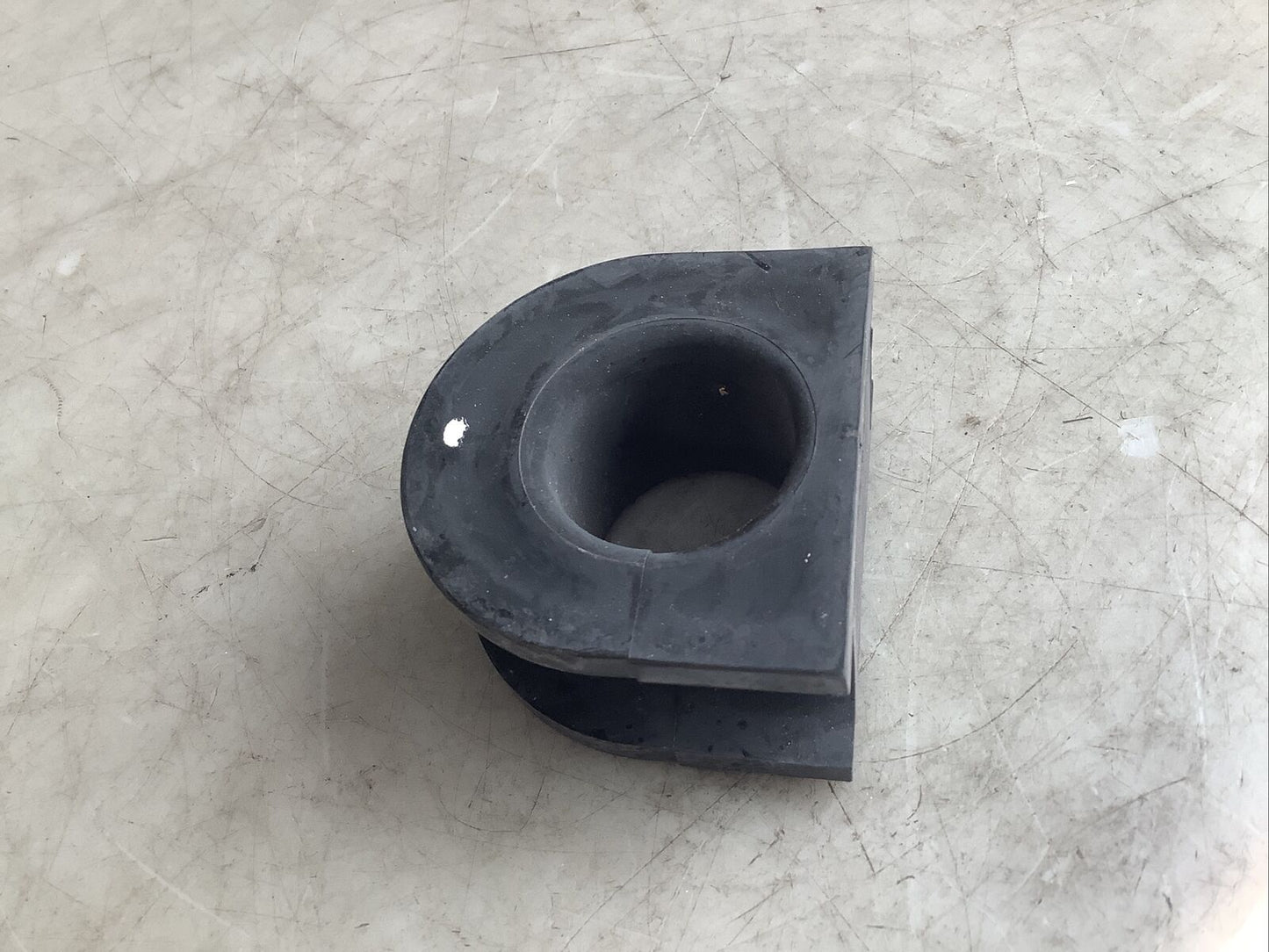 GM 15005612 STABILIZER BAR BUSHING 476