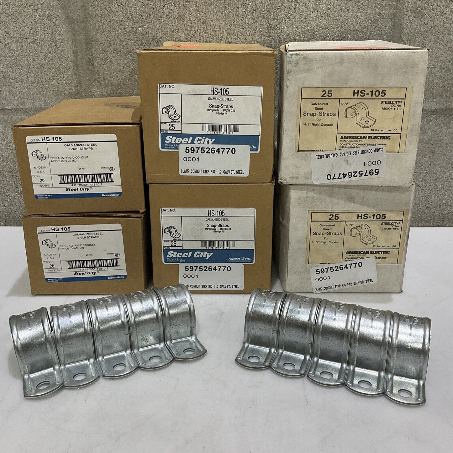 THOMAS & BETTS HS-105 GALVANIZED STEEL SNAP STRAPS 1-1/2” LOT OF 130 373