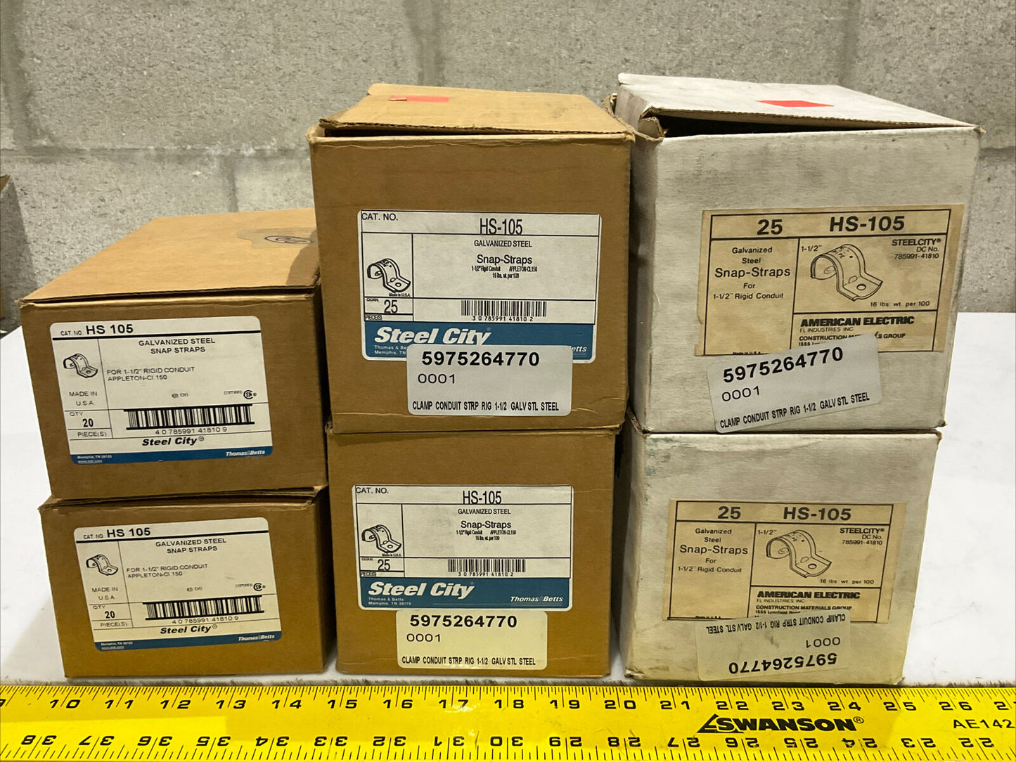 THOMAS & BETTS HS-105 GALVANIZED STEEL SNAP STRAPS 1-1/2” LOT OF 130 373