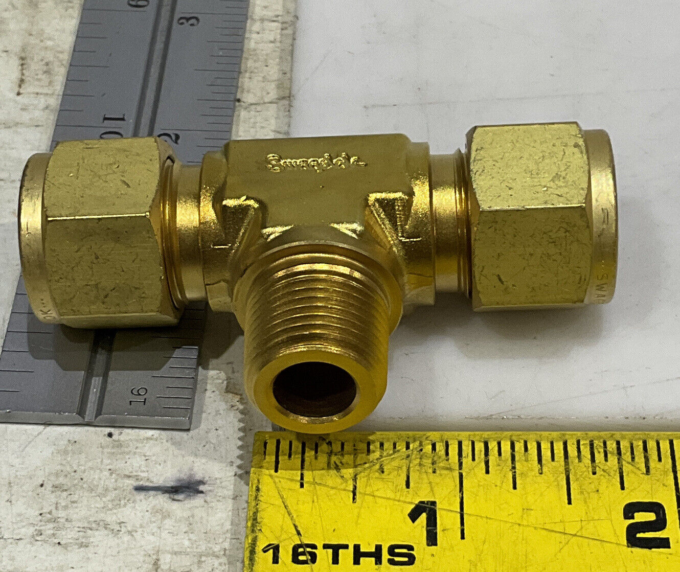 SWAGELOK B-810-3TTM MALE BRANCH TEE LOT OF 5 373