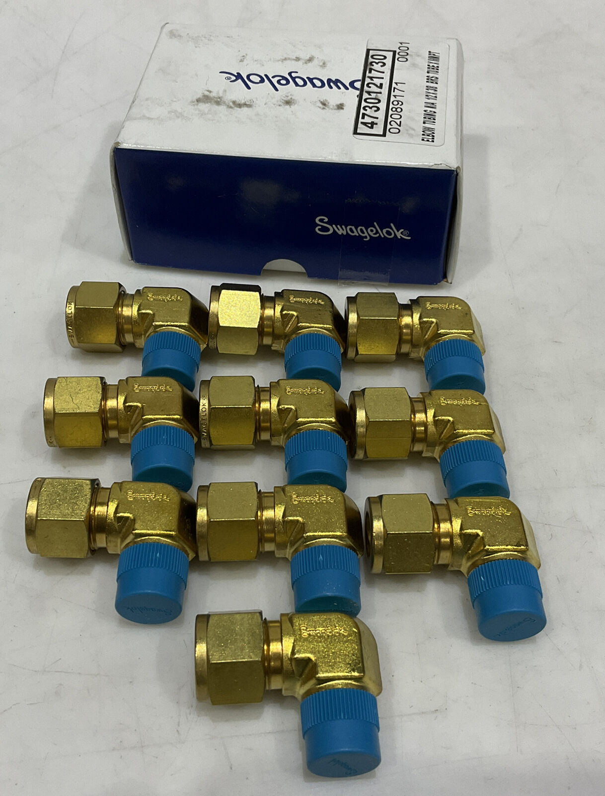 SWAGELOK B-810-2-6 MALE ELBOW LOT OF 10 373