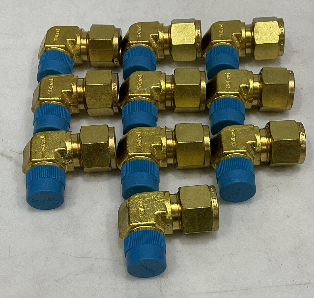 SWAGELOK B-810-2-6 MALE ELBOW LOT OF 10 373
