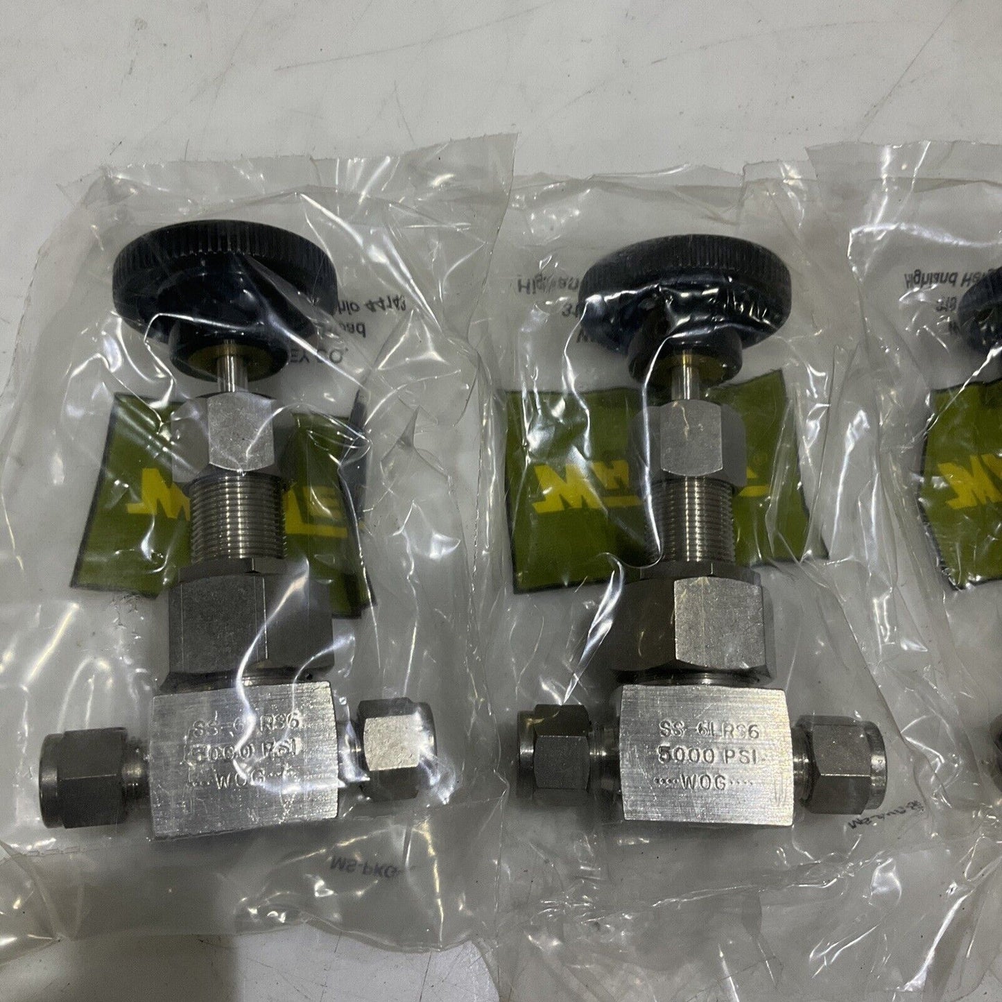 WHITEY SWAGELOK SS-6LRS6 COMPRESSION GLOBE VALVE 3/8” LOT OF 4 373
