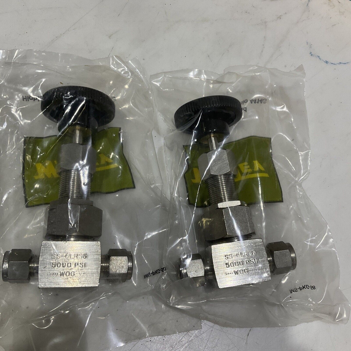 WHITEY SWAGELOK SS-6LRS6 COMPRESSION GLOBE VALVE 3/8” LOT OF 4 373