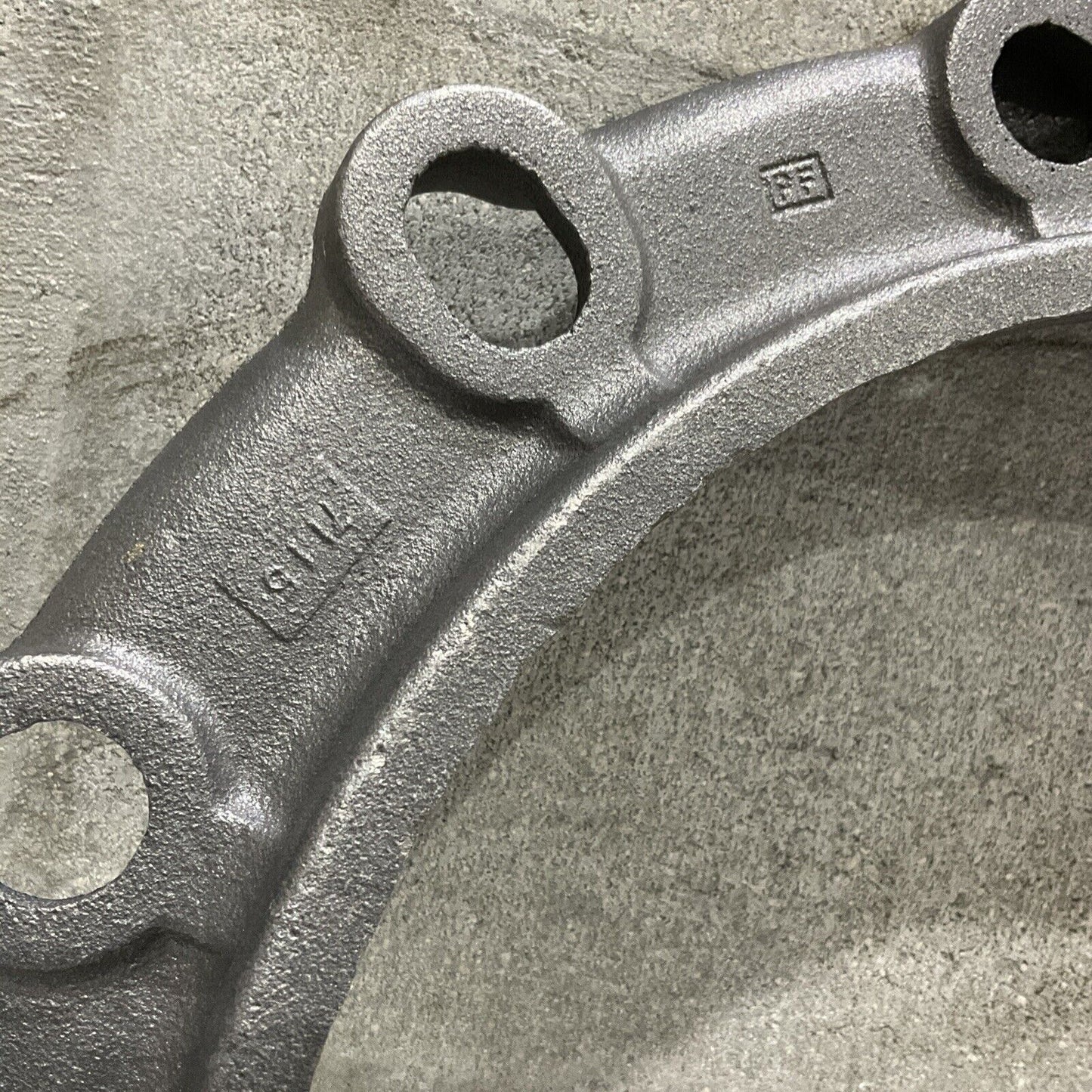 UCC 8-17076 N8 PIPE CLAMP LOCK TYPE FLANGE 373