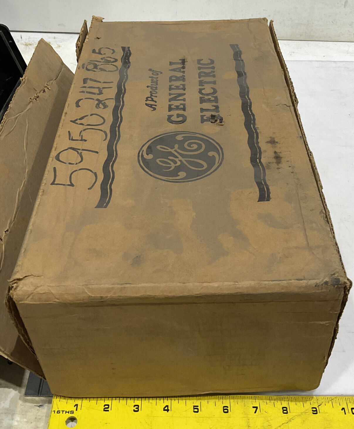 GENERAL ELECTRIC JKS-3 671X28 300:5 CURRENT TRANSFORMER 373