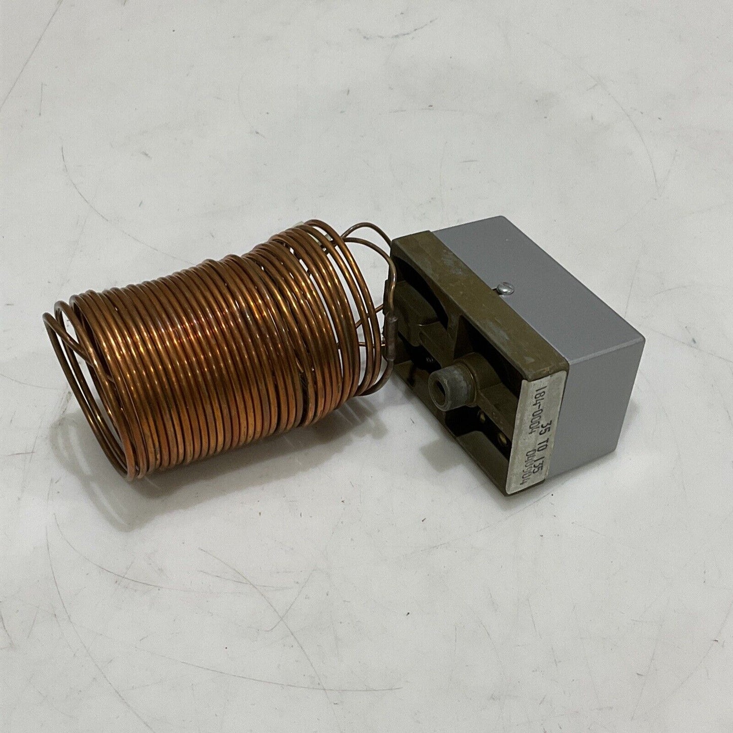 POWERS 184-0004 048904 TEMPERATURE TRANSMITTER 35 TO 135 373