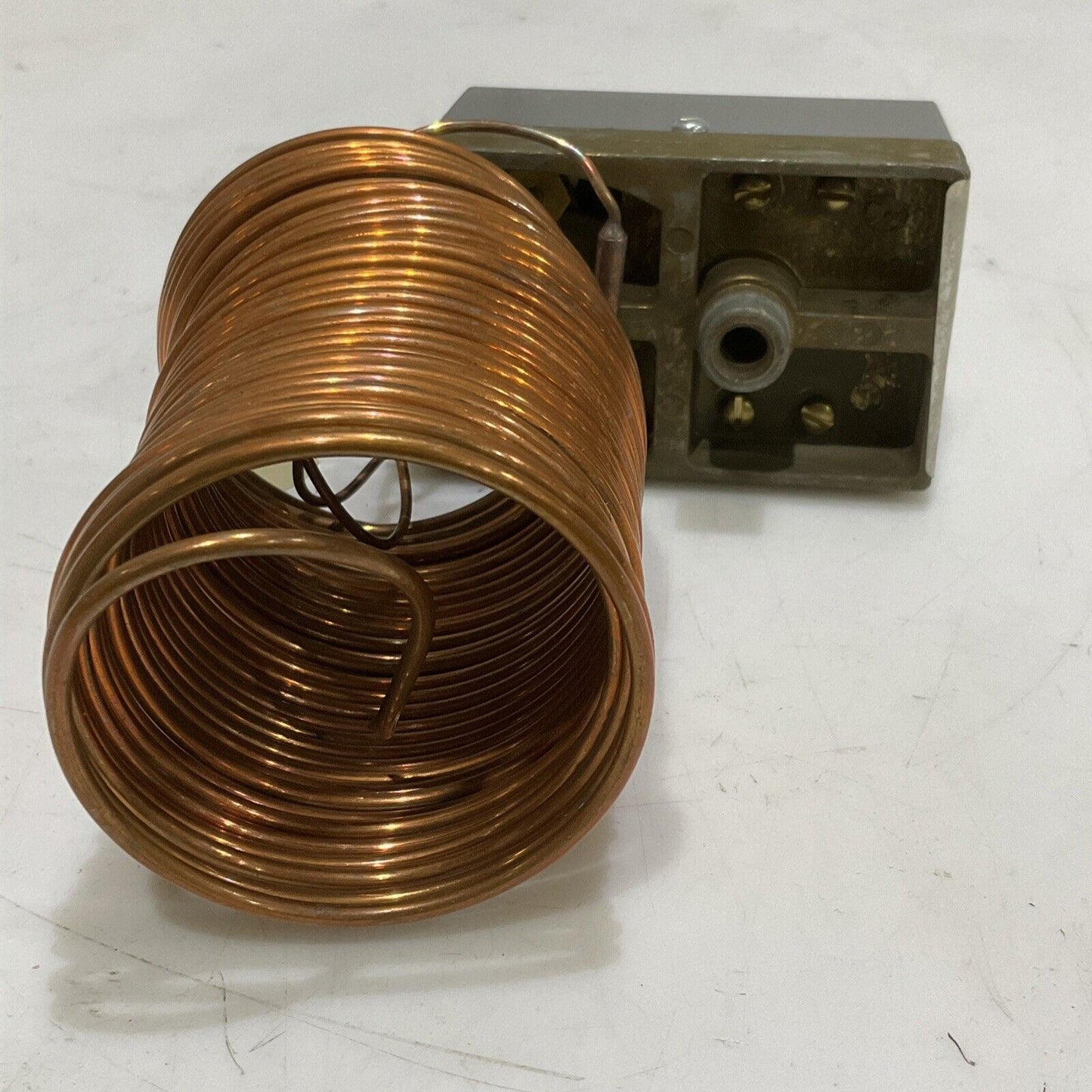 POWERS 184-0004 048904 TEMPERATURE TRANSMITTER 35 TO 135 373
