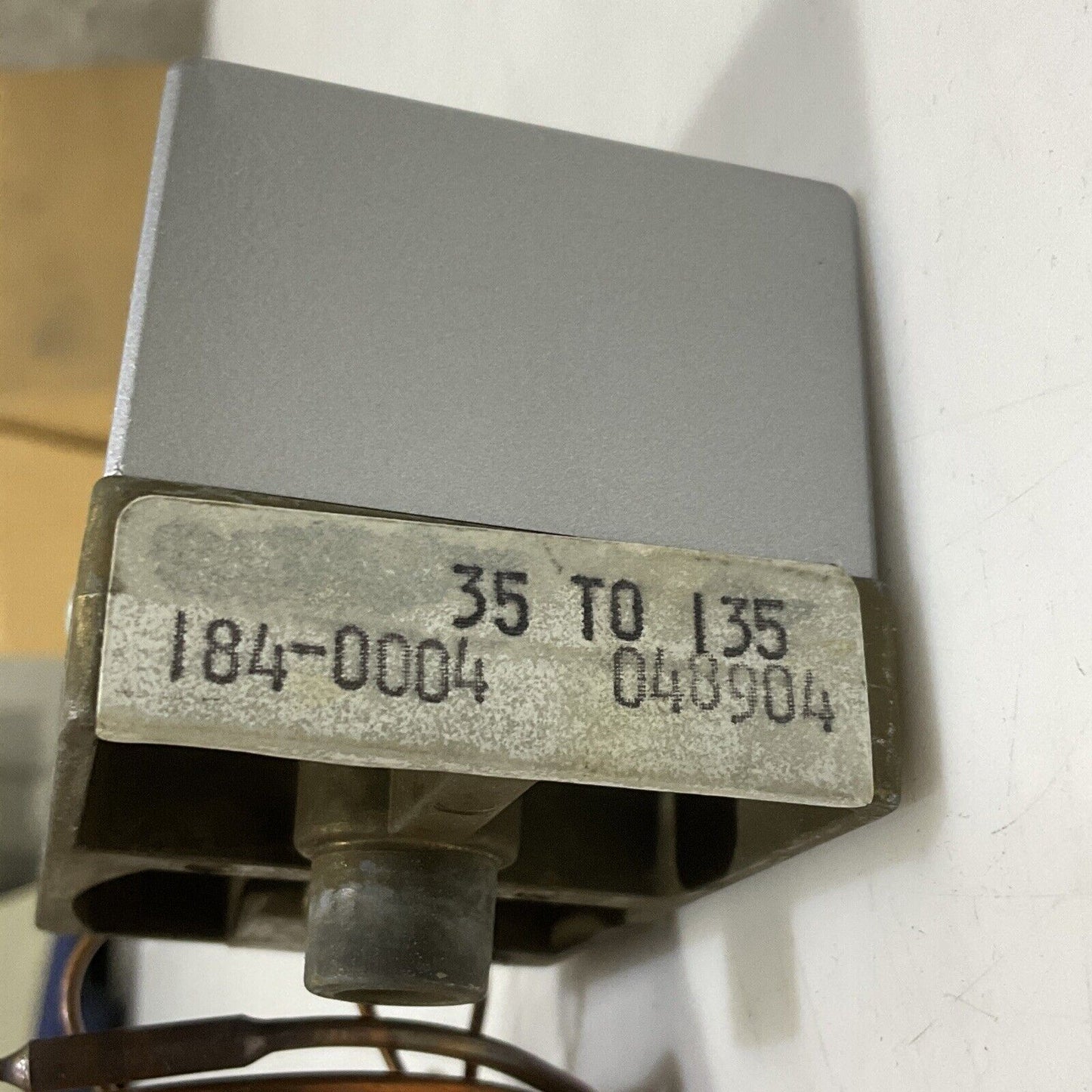 POWERS 184-0004 048904 TEMPERATURE TRANSMITTER 35 TO 135 373