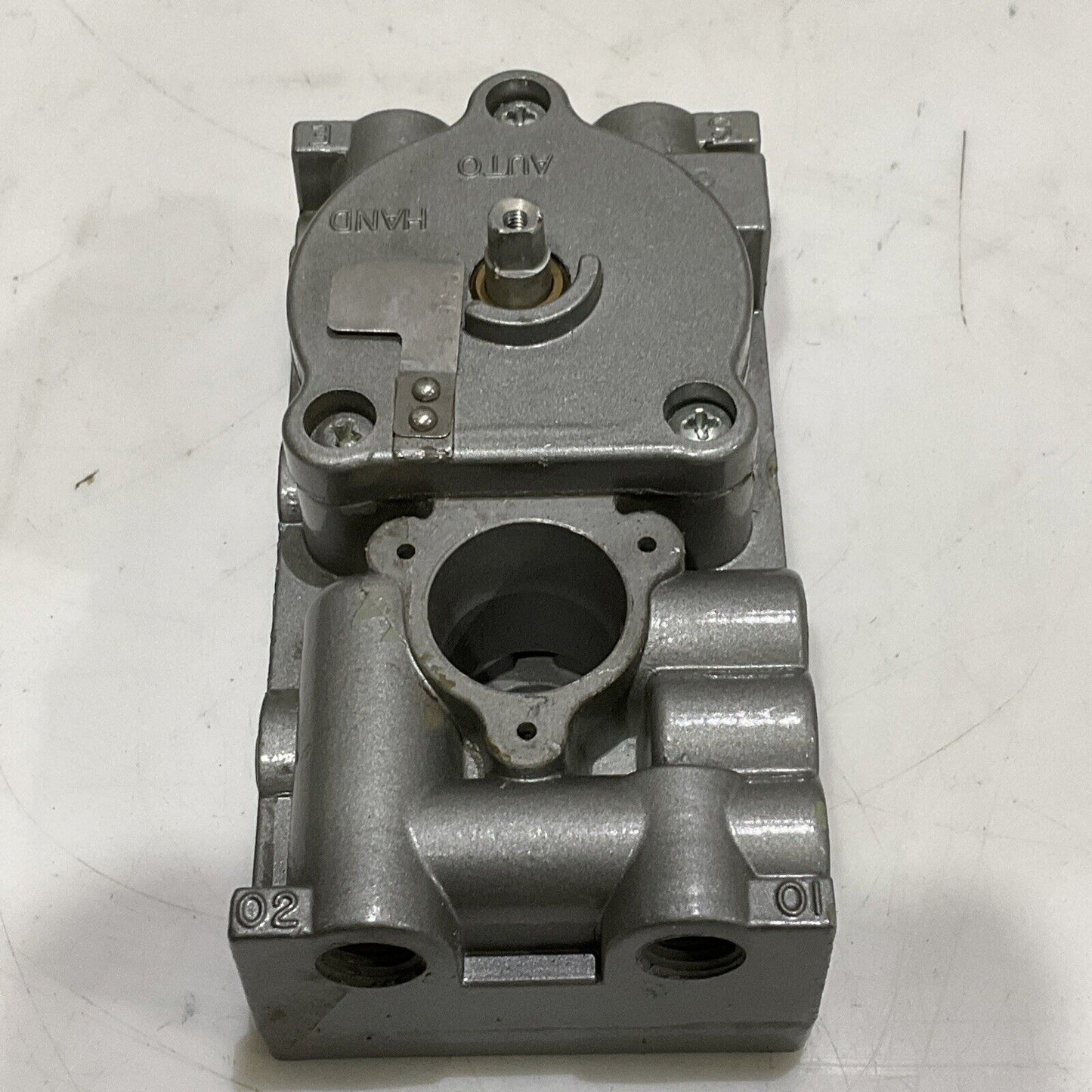 BAILEY CNTL CO. 5323775-J2 PNEUMATIC MANIFOLD PSTNR MDL AP 373