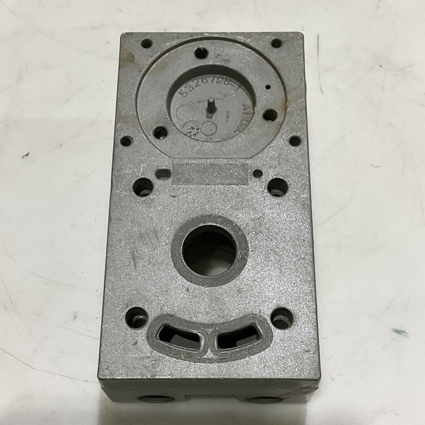 BAILEY CNTL CO. 5323775-J2 PNEUMATIC MANIFOLD PSTNR MDL AP 373