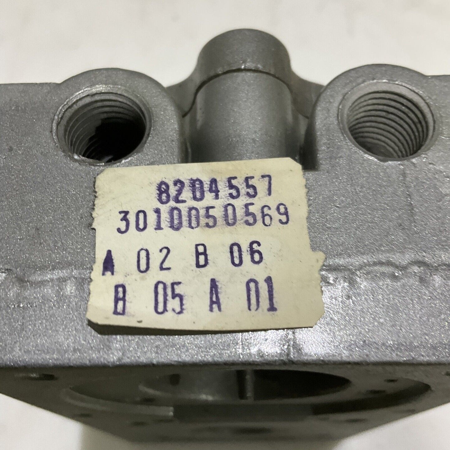 BAILEY CNTL CO. 5323775-J2 PNEUMATIC MANIFOLD PSTNR MDL AP 373
