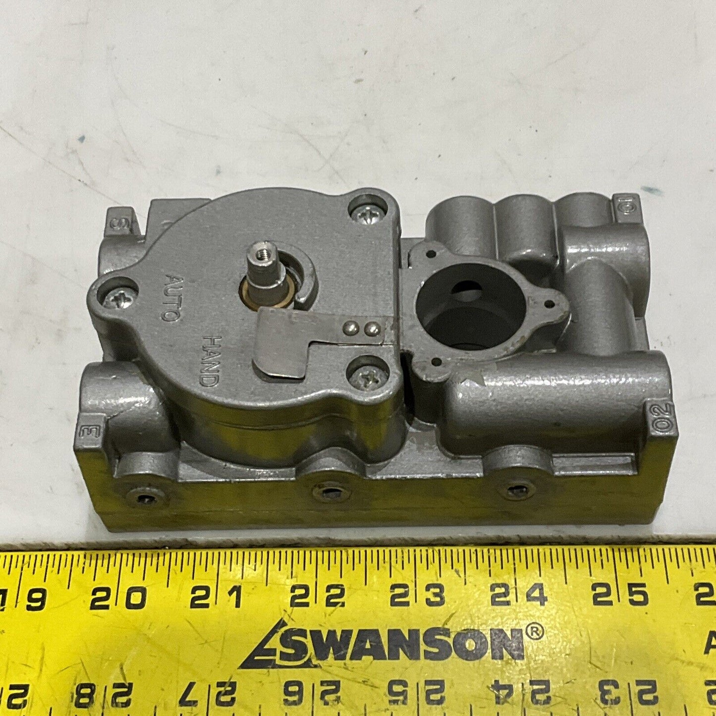 BAILEY CNTL CO. 5323775-J2 PNEUMATIC MANIFOLD PSTNR MDL AP 373