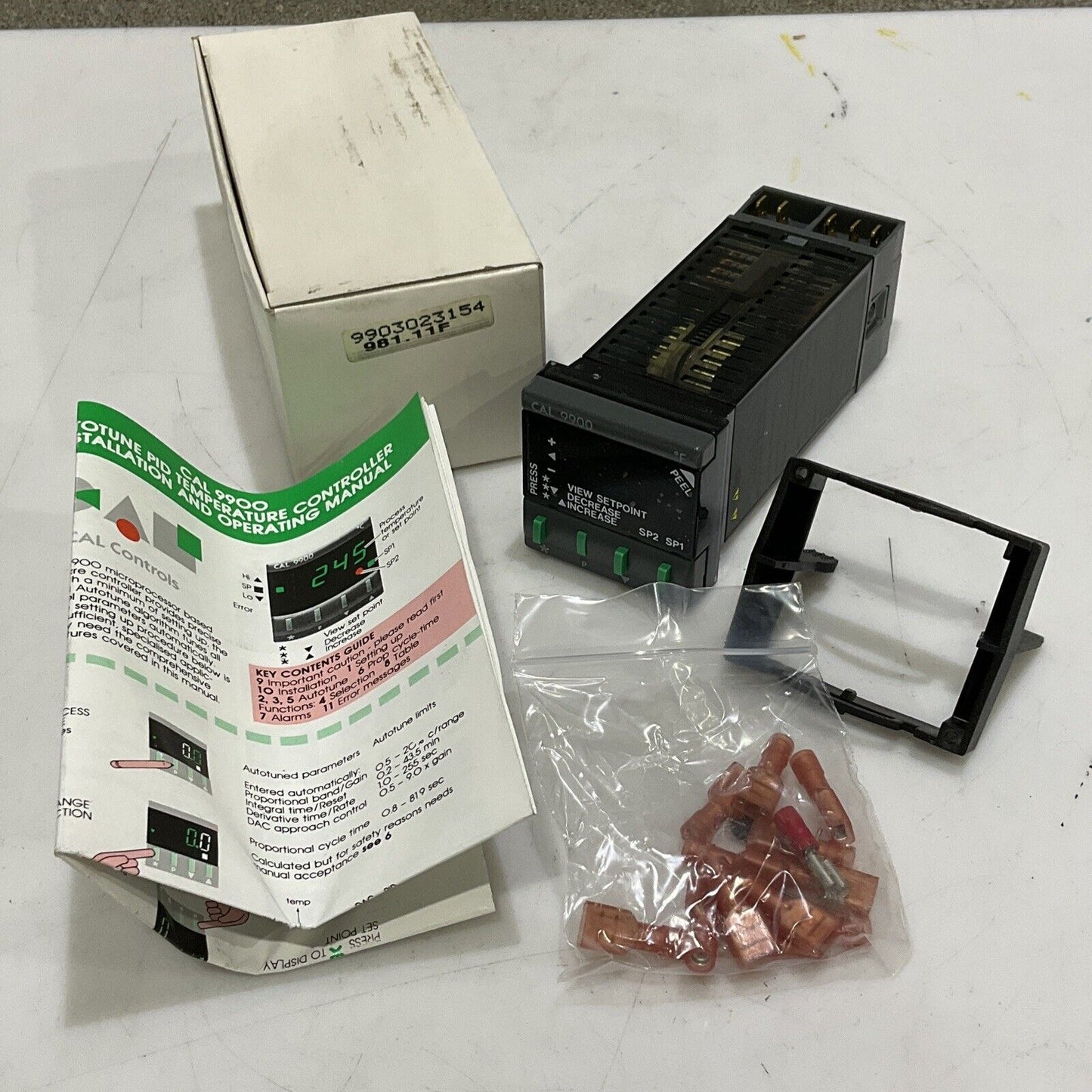 CAL CONTROLS 981.11F 9903023154 AUTOTUNE PID TEMPERATURE CONTROLLER LOT OF 2 373