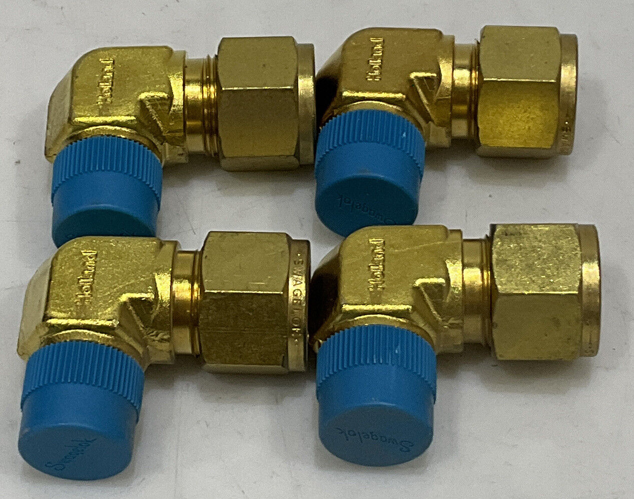 SWAGELOK B-810-2-6 MALE ELBOW LOT OF 4 373