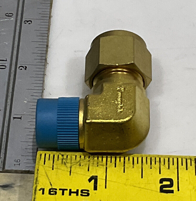 SWAGELOK B-810-2-6 MALE ELBOW LOT OF 4 373
