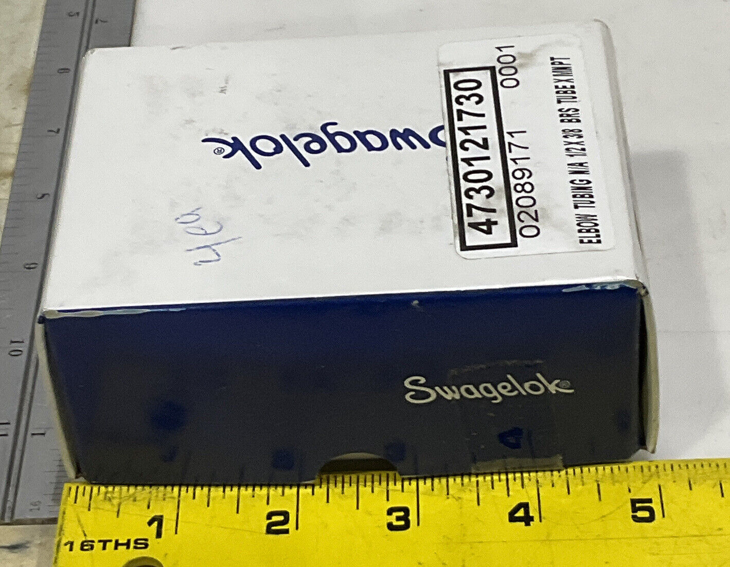 SWAGELOK B-810-2-6 MALE ELBOW LOT OF 4 373